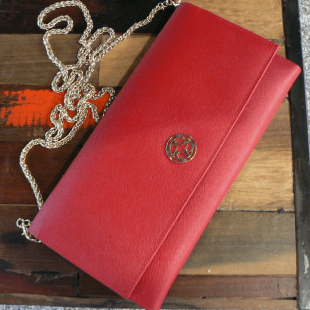 Red clutch